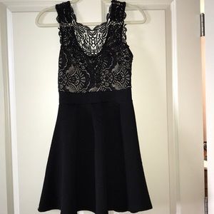 Black agaci dress with lace